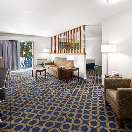 Days Inn By Wyndham Wauseon Dış mekan fotoğraf